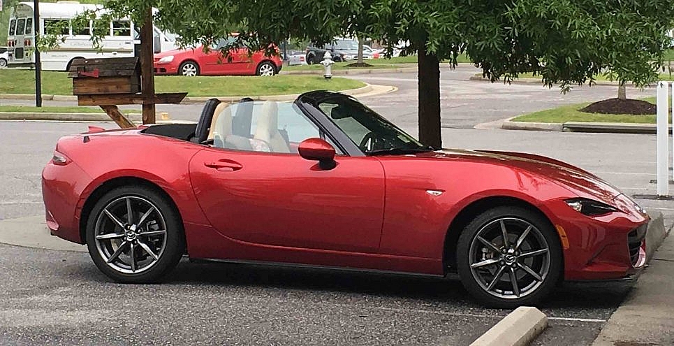 my favorite car (2016 mazda miata)